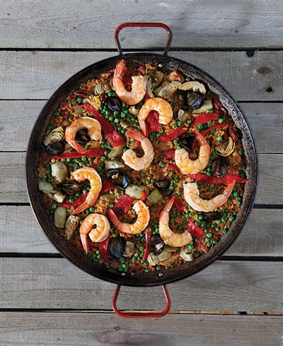 Mixed paella (Paella mixta)