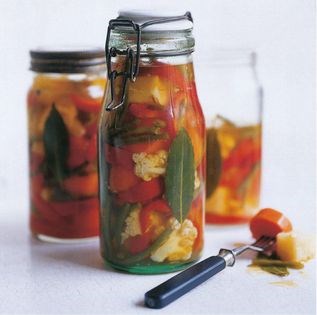 Mixed pickles (Giardiniera)