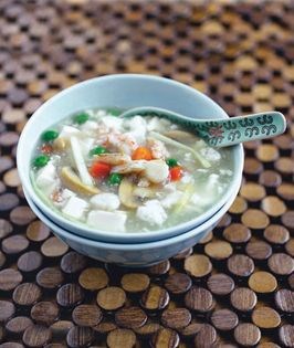 Mixed seafood and tofu soup (Hai xian dou fu tang)