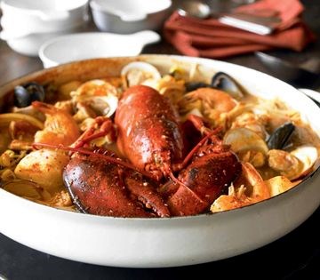 Mixed seafood in a spicy broth (Haemul joengol)