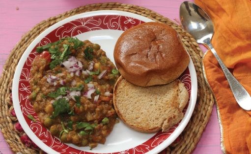 Mixed vegetable paté (Pav bhaji)