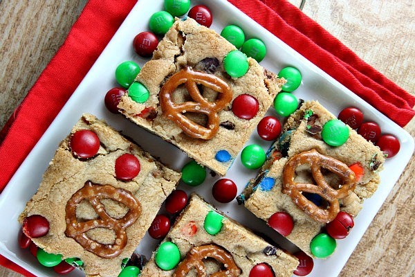 M&M pretzel blondies