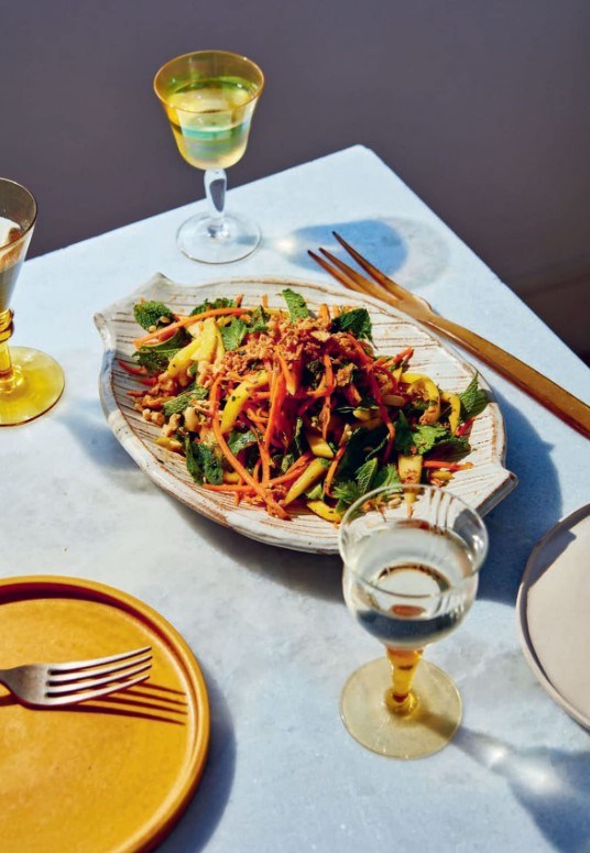 Mobay som tam with burnt lime dressing