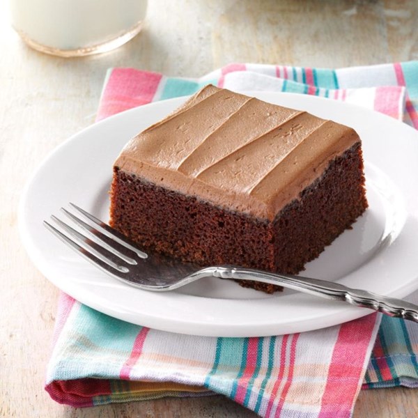 Mocha frosted snack cake