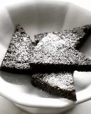 Mocha shortbread wedges