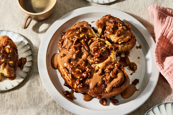 Mocha sticky buns in a multi-cooker