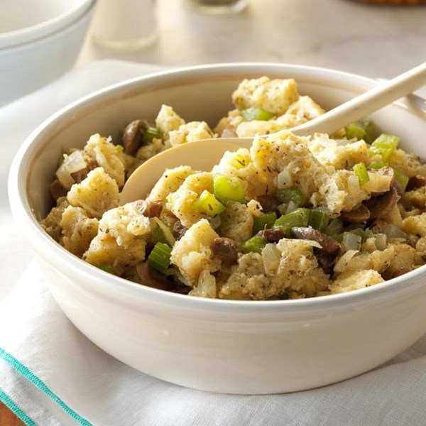 Moist poultry dressing
