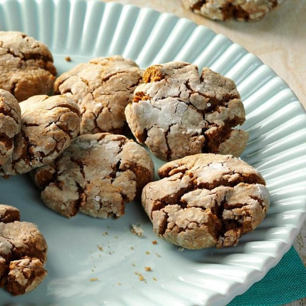 Molasses crackle cookies