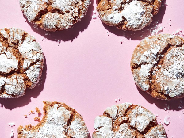 Molasses crinkle cookies