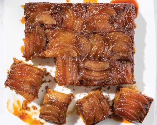 Molasses toffee apple upside-down cake