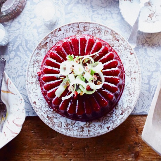 Molded cranberry sauce