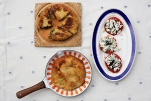 Moldovan fried tomatoes with cheese, garlic and herbs
