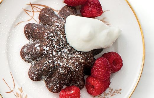 Molten chocolate cake
