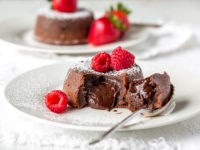 Molten chocolate cake