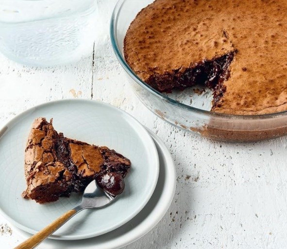 Molten chocolate cake