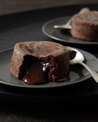 Molten chocolate cakes