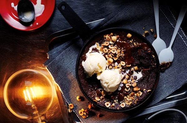 Molten skillet brownie