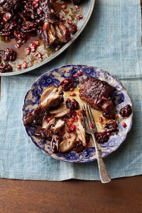 Mom's chicken with pomegranate and walnuts