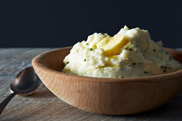 Monica's sour cream and chive mashed potatoes