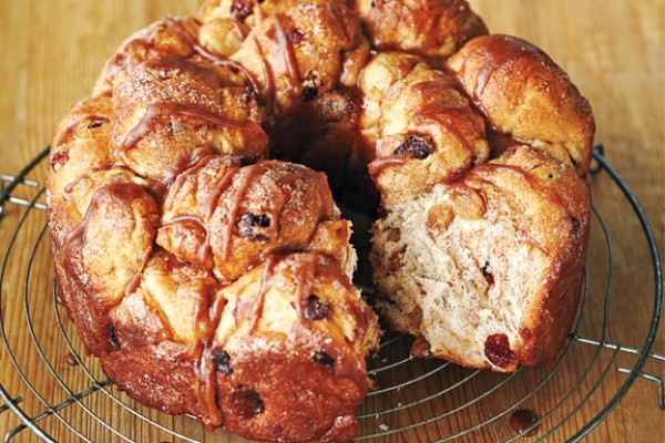 Monkey bread with cinnamon glaze