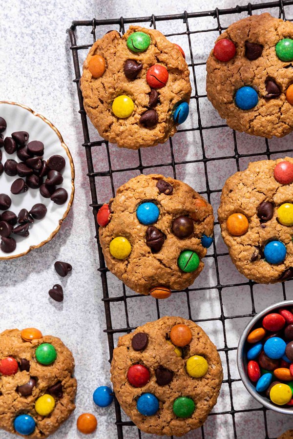 Monster cookies