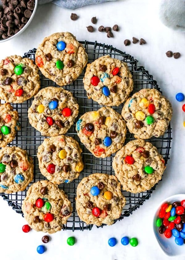 Monster cookies