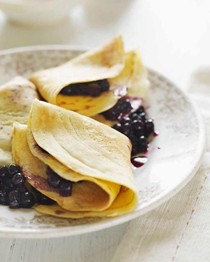 Mormor's pancakes with homemade blueberry jam