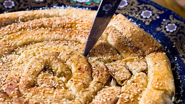 Moroccan almond pastry (Mhancha)