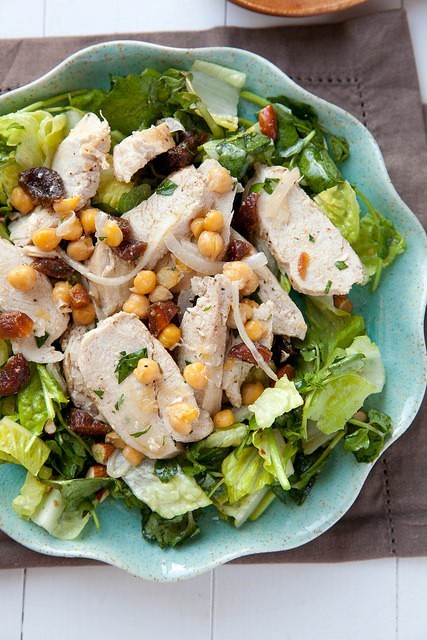Moroccan chicken salad with chickpeas and apricots