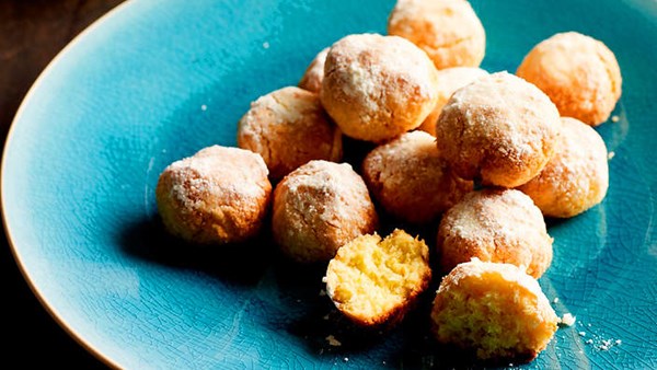 Moroccan macaroons (Coconut ghriba)