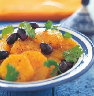 Moroccan orange salad with olives (Salade d'oranges)