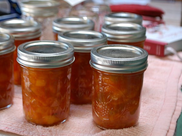 Moroccan-spiced apricot chutney