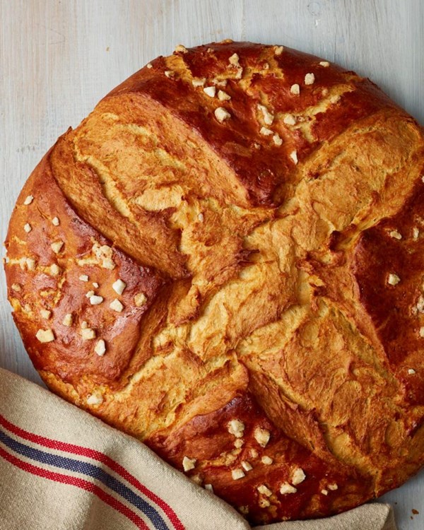 Mouna Easter loaf 