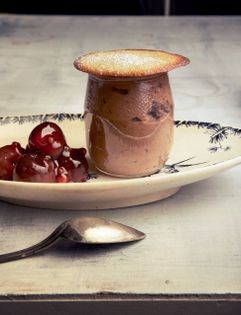 "Mousse au chocolate" with cherry-pink peppercorn sauce & lemon thins