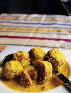 Mozarabic meatballs in almond and saffron sauce (Albóndigas Mozárabes en salsa de almendras y azafrán)