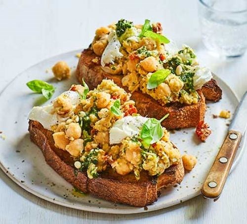 Mozzarella & pesto chickpeas on toast