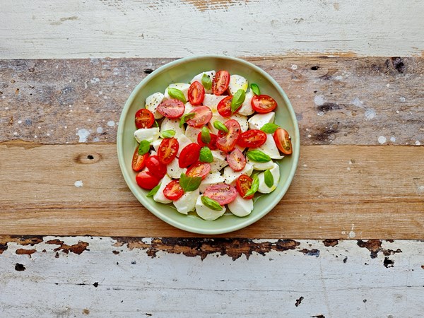 Mozzarella & tomato salad (Insalata Caprese)