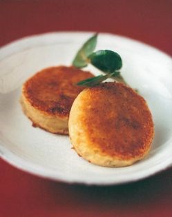 Mozzarella and pesto potato cakes