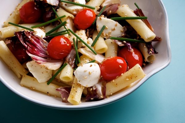Mozzarella and radicchio ziti