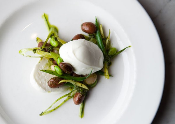 Mozzarella di bufala with shell beans