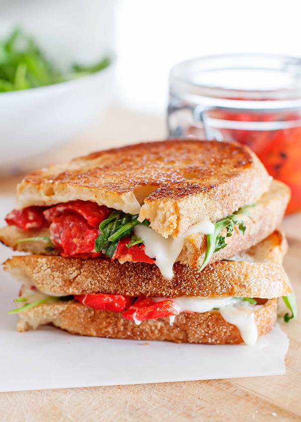 Mozzarella grilled cheese sandwich 