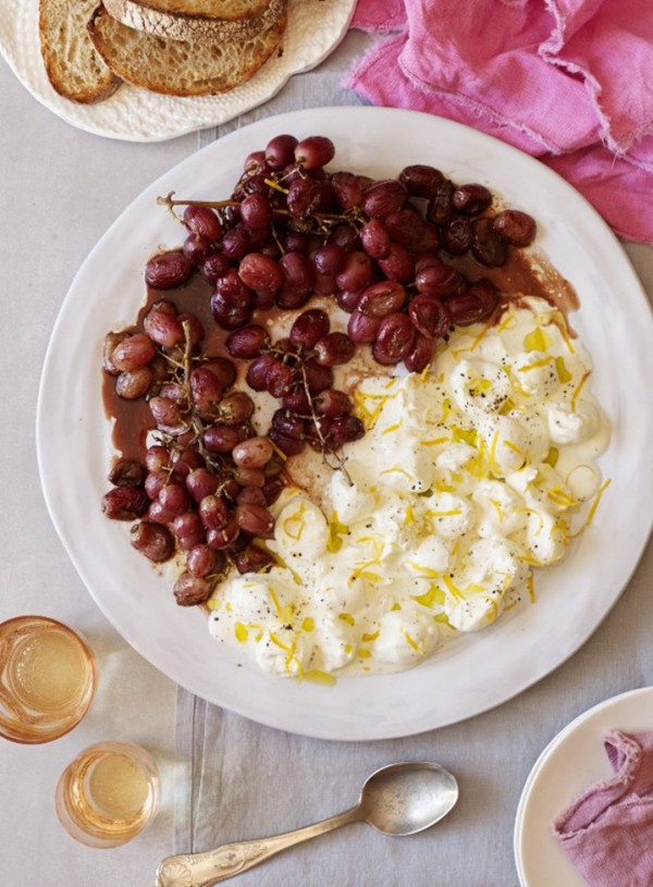 Mozzarella salad with balsamic roasted grapes