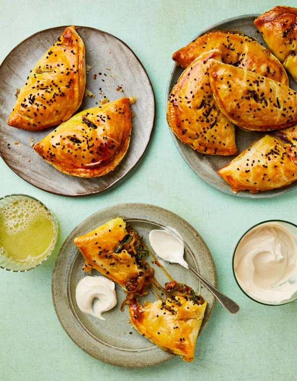 Mozzarella, spinach and curry-spiced hand pies