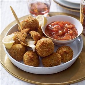 Mozzarella-stuffed risotto balls