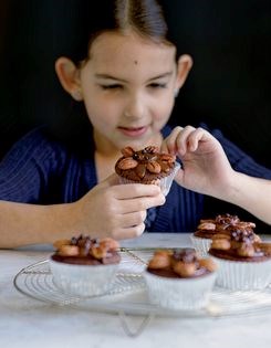 Mud turtle cupcakes