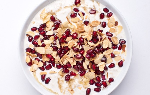 Muesli with pomegranate and almonds