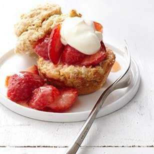 Muffin-tin strawberry shortcakes