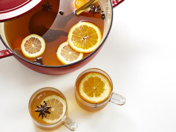 Mulled white wine
