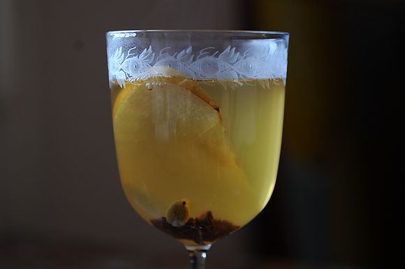 Mulled white wine with pear brandy