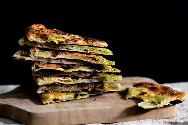 Multi-layered scallion pancakes